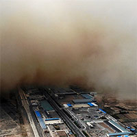 Bão cát "nuốt chửng" thị trấn ở Trung Quốc