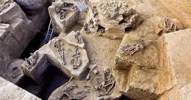 Kim tự tháp Peru 4000 năm tuổi lại có 16 hài cốt người thời nhà Thanh: Hé lộ quá khứ tủi nhục