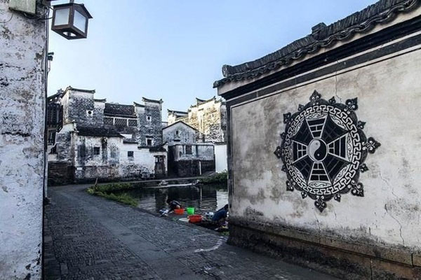Chuyện kỳ lạ ở ngôi làng hơn 600 năm không ai dám vào