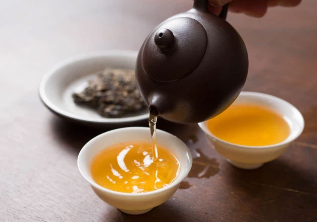 Vì sao khi uống trà có người uống vào mất ngủ, có người lại ngủ rất ngon?