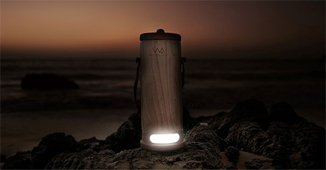 WaterLight - Đèn xách tay có thể sạc bằng nước muối hoặc nước tiểu