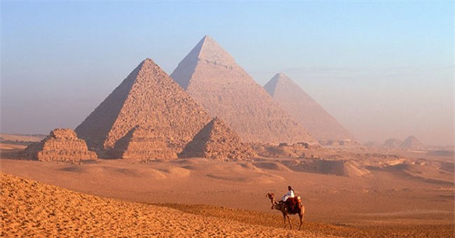 Ai mới thực sự là người đã xây các kim tự tháp Ai Cập?