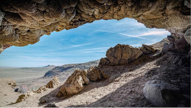 Hang động Hidden Cave tại Grimes Point, Nevada, Hoa Kỳ