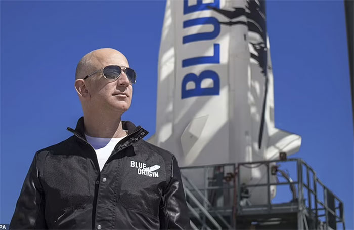Cuộc đua của các tỷ phú: Jeff Bezos dẫn trước, sẽ bay vào vũ trụ trong tháng 7 tới