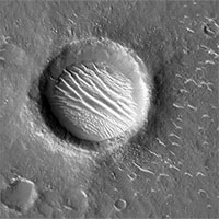Hình ảnh vệ tinh chụp nơi đáp trên sao Hỏa của tàu thăm dò Thiên Vấn 1