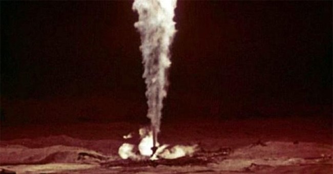 Liên Xô dùng bom nguyên tử dập tắt ngọn đuốc gas cao 70m