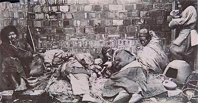 Thuốc phiện vốn rất đắt, tại sao người nghèo thời nhà Thanh vẫn có để hút?