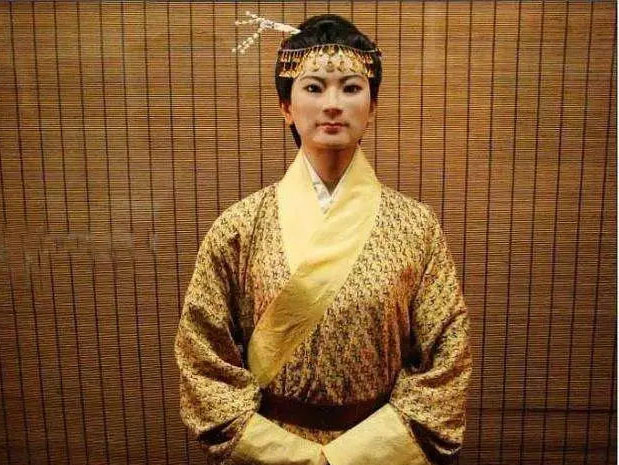 Chuyện gì đã xảy ra khi vừa thâm nhập mộ cổ, cổ vật đột nhiên biến mất ngay trước mắt?