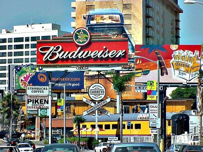 Top 10 con phố thú vị nhất thế giới 2021