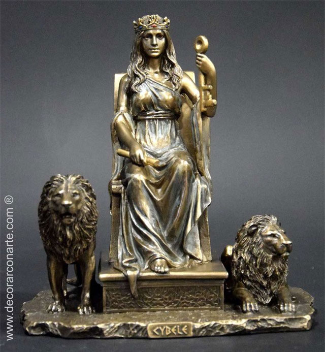Dù ở dị bản nào thì cuối cùng Attis cũng được thờ cúng cùng với nữ thần Cybele.