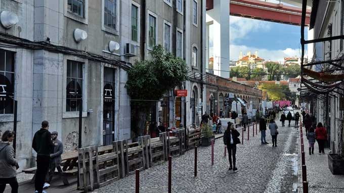 Top 10 con phố thú vị nhất thế giới 2021