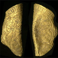 Phát hiện hai đồng tiền vàng cổ trị giá tới 16.700 USD