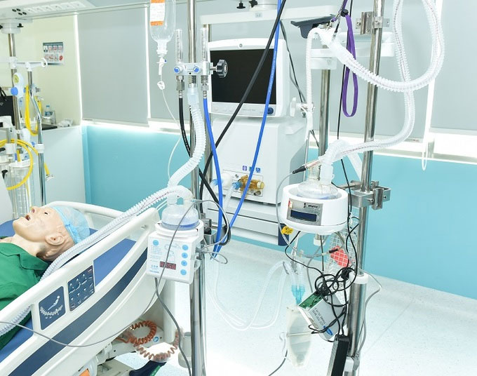 The machine provides high medical oxygen flow of up to 60 liters/minute