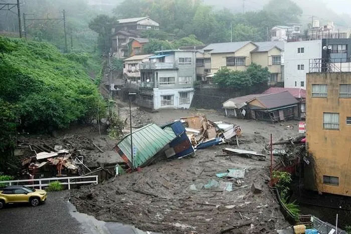 Lở đất xảy ra tại thành phố Atami, Nhật Bản.