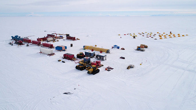 Trại nghiên cứu của nhóm khoa học gia tại Nam Cực