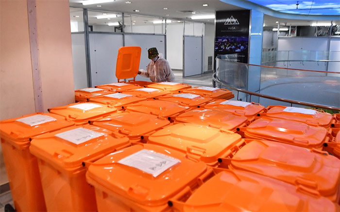 Bệnh viện dã chiến ở Thuận Kiều Plaza trước giờ đón F0