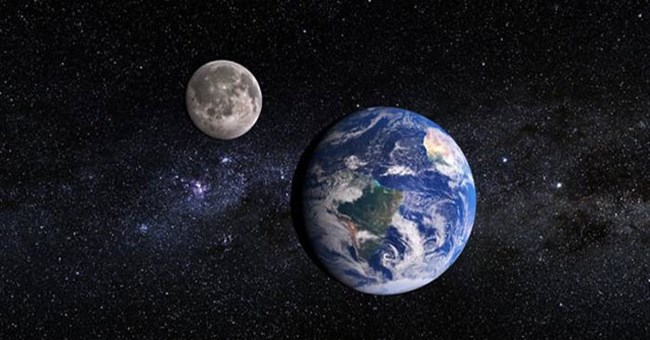 Điều gì xảy ra nếu khoảng cách giữa Trái đất và Mặt trăng giảm chỉ còn một nửa?