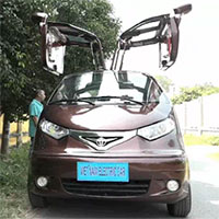 Cận cảnh ô tô điện đi 100km tốn 15.000 tiền điện của thợ Việt, được báo ngoại ca ngợi