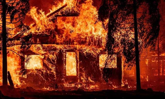 Đám cháy rừng hình thành hệ thống thời tiết riêng
