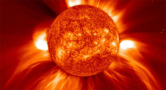 Gió Mặt trời gây ra vết nứt trên từ trường Trái đất ở tốc độ 400 km/s