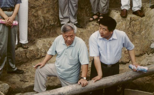 Giải mã lời nguyền 