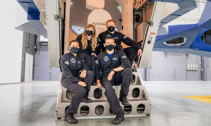 SpaceX sắp phóng tàu chở khách hàng tư nhân lên quỹ đạo