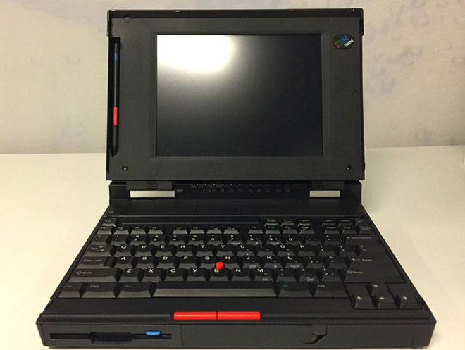  Dòng laptop IBM ThinkPad khi đó được đánh giá là mang màu sắc cách tân. 