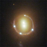 NASA/ESA chụp được 2 "quái vật vũ trụ" bẻ cong không - thời gian
