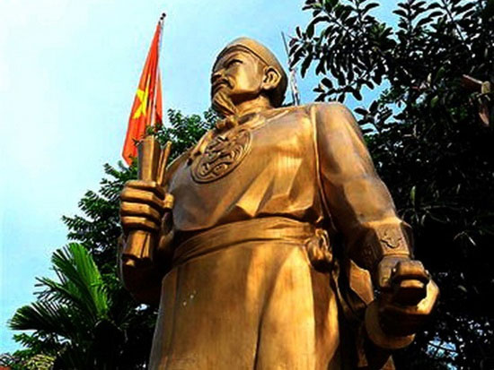 Danh tướng uống rượu bằng mũi, giỏi ngoại ngữ nhất sử Việt