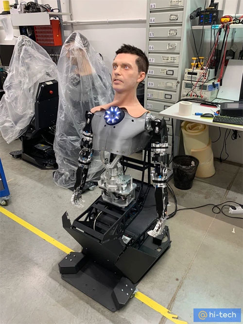 Rợn tóc gáy với robot 