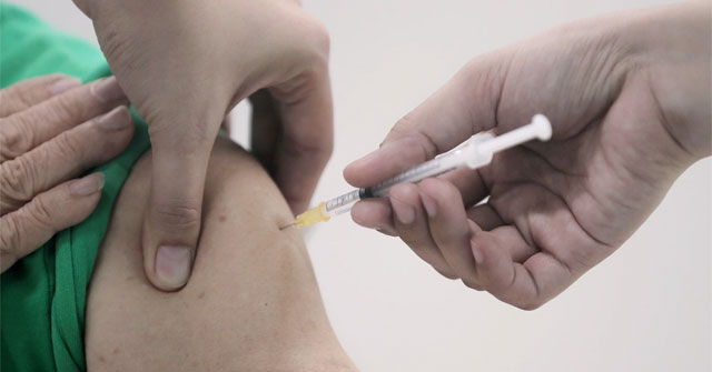 Vì sao nhiều người đau bắp tay sau khi tiêm vaccine COVID-19?