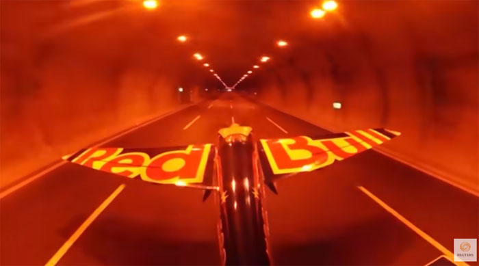 Thời gian hoàn thành chuyến bay mạo hiểm này chỉ mất 43.44 giây.