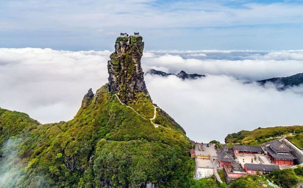 Ngôi chùa nằm trên đỉnh núi tách đôi và những bí ẩn khiến hậu nhân đau đầu
