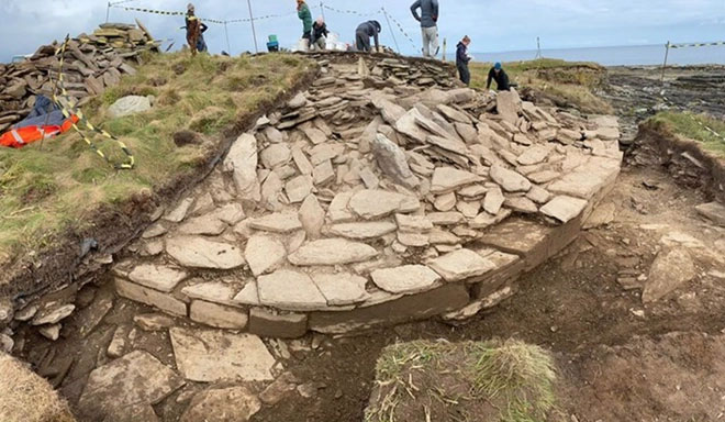 Những quả cầu bí ẩn trong lăng mộ thời kỳ đồ đá mới ở Scotland