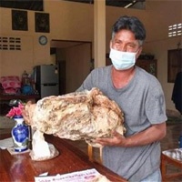 Ngư dân Thái Lan "trúng số" khi nhặt được khối long diên hương giá 30 tỷ đồng trên bãi biển