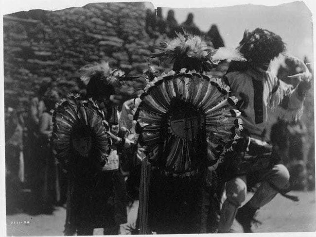 Trang phục của người dân da đỏ, bức ảnh chụp năm 1905