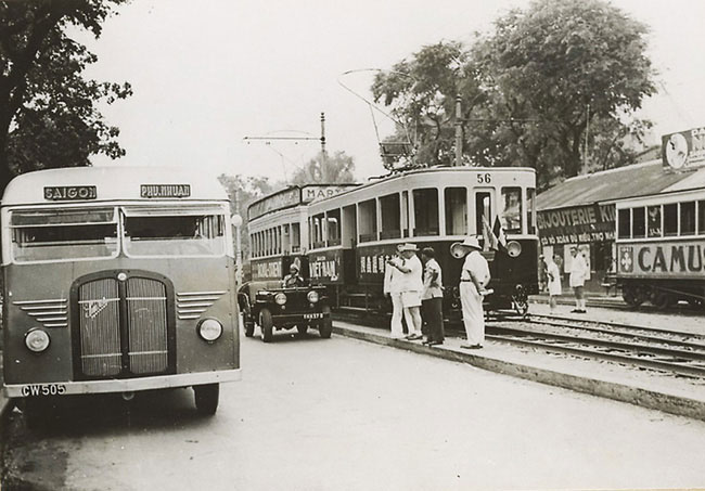 Năm 1925, số công ty giao thông công cộng ở xứ Nam Kỳ tăng lên thành 513 công ty và 1.075 xe