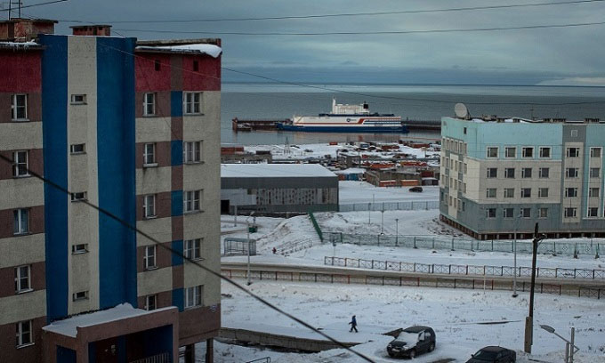 Nhà máy năng lượng hạt nhân nổi đậu ở thị trấn cảng Pevek tại Bắc Cực.