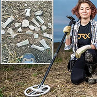 Thiếu niên 13 tuổi bất ngờ nổi tiếng khắp nước Anh vì tìm được "báu vật cổ"