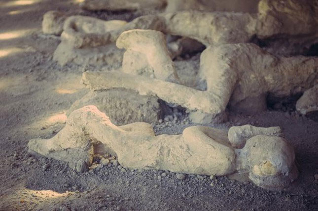 Phôi thạch cao mô tả lại những nạn nhân đã chết trong khi trú ẩn trong vụ núi lửa Vesuvius