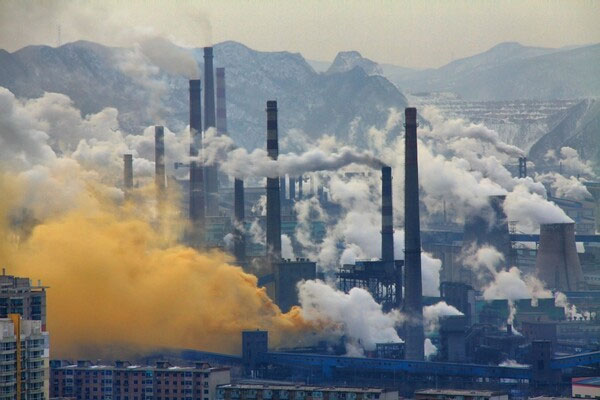 Hoạt động công nghiệp là nguồn gây ô nhiễm lớn nhất do con người gây ra