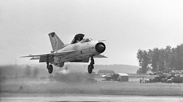 Máy bay MiG-21 của Liên Xô cất cánh