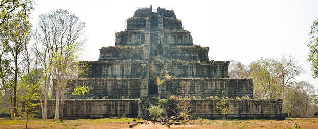 Biểu tượng của đế chế Khmer là kinh đô Angkor tráng lệ.
