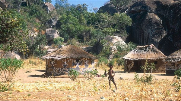 Hồng hoàng - Điểu lôi linh thiêng của người Zimbabwe