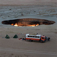 Turkmenistan muốn dập tắt "Cổng địa ngục" đã bốc cháy suốt 50 năm trên sa mạc!