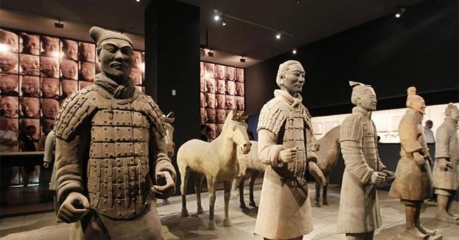 3 lần đội quân đất nung của Tần Thủy Hoàng "hồi sinh": Cứ xuất hiện là rúng động dư luận