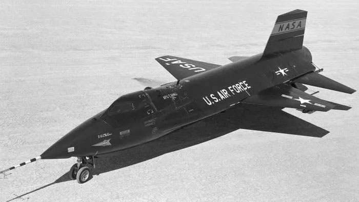 X-15 vẫn giữ kỷ lục máy bay có người lái bay nhanh nhất.