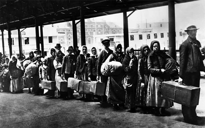 Những người nhập cư trên đảo Ellis ở thành phố New York