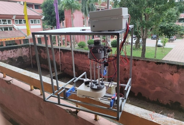 Robot lấy mẫu xét nghiệm Covid-19 giá 20 triệu đồng của học sinh lớp 9