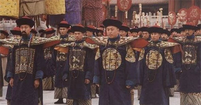 Chiêu "lạ" của triều đình giúp quan lại thời xưa chống đói khi thiết triều